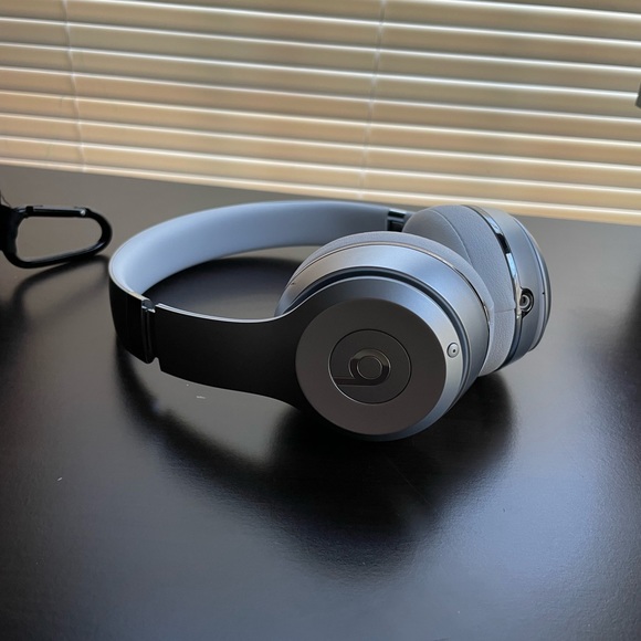 Beats Solo3 wireless headphones